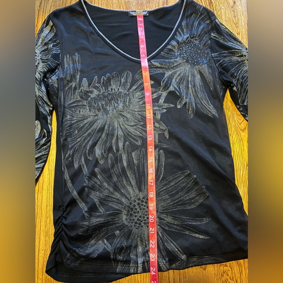 Vanilla Sugar black floral embellished women’s top. Size M. Very good condition - Picture 10 of 16